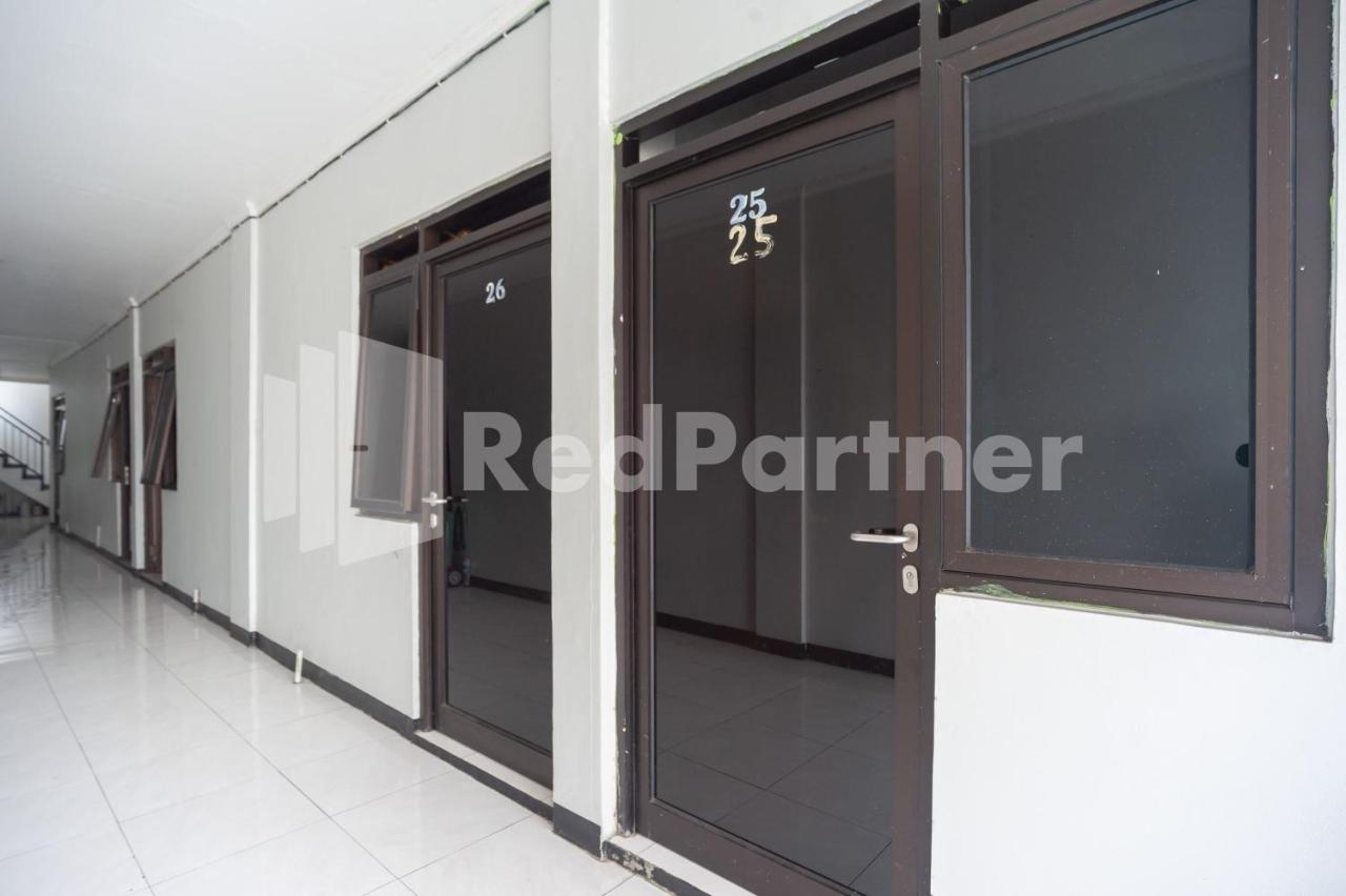 Wisma Juanda Bogor Mitra Reddoorz Exterior photo