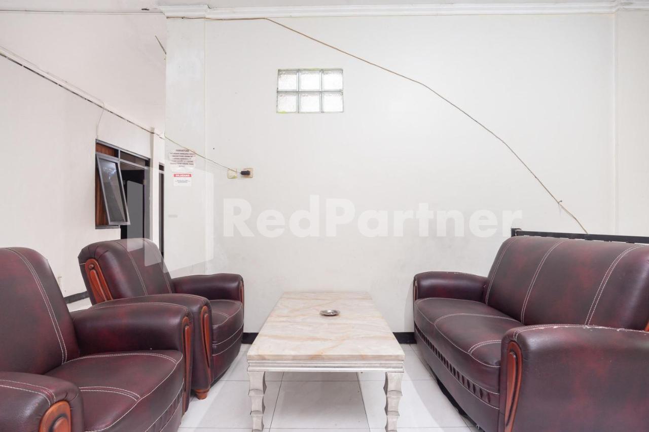 Wisma Juanda Bogor Mitra Reddoorz Exterior photo