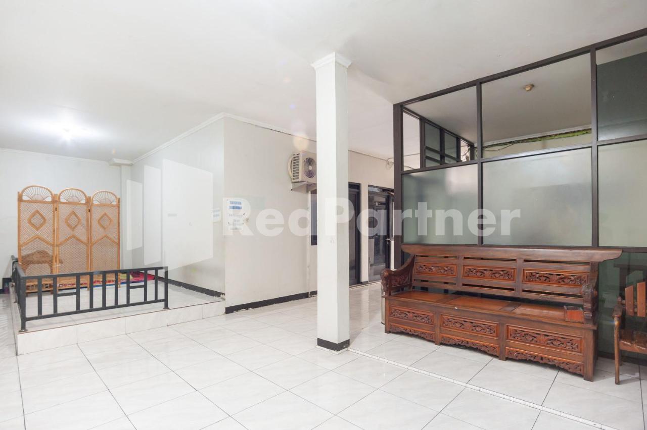 Wisma Juanda Bogor Mitra Reddoorz Exterior photo